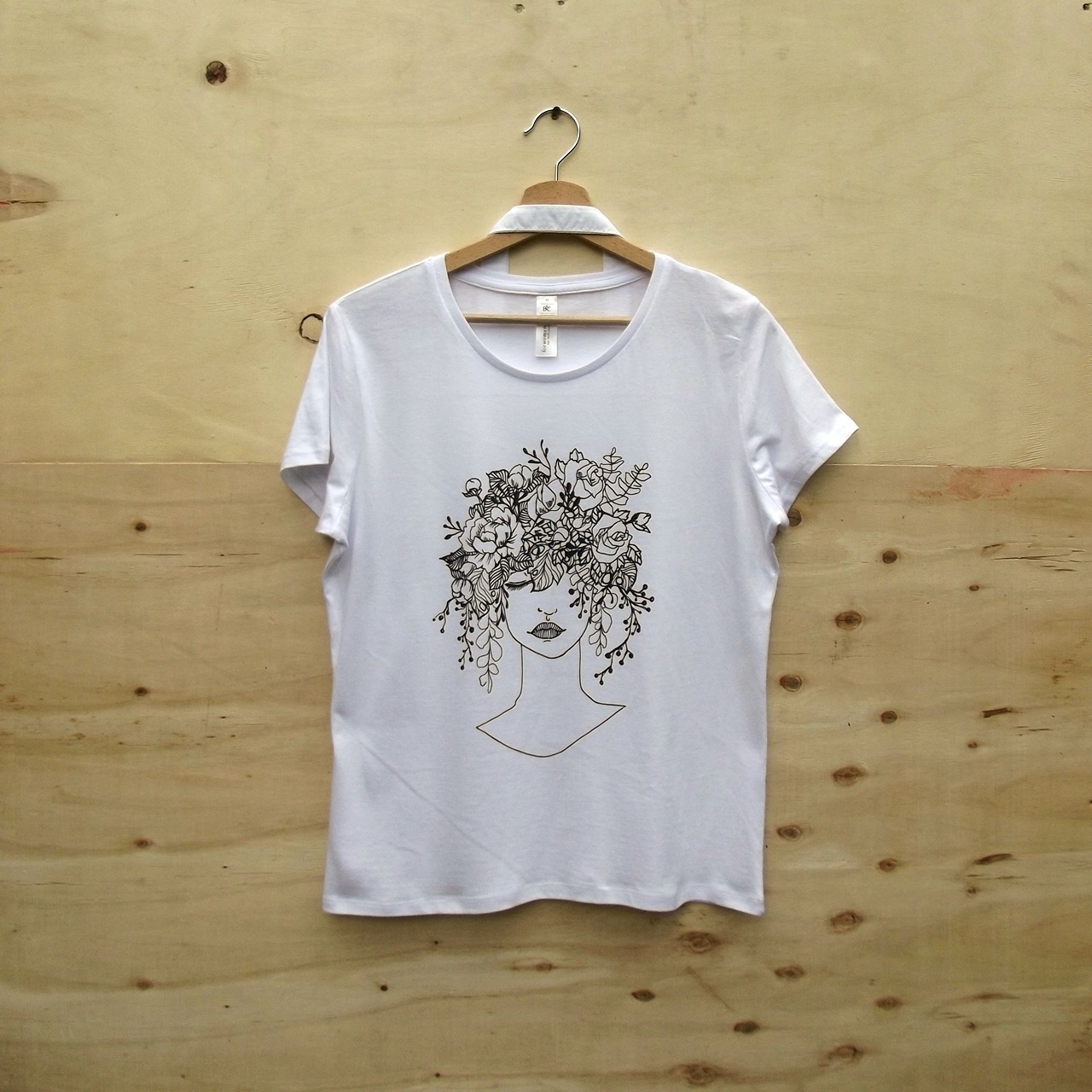 Tricou imprimat ,,Floral thoughts”